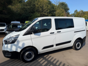 2021 Ford Transit Custom Custom 300 Crew Van - No Vat — image 5