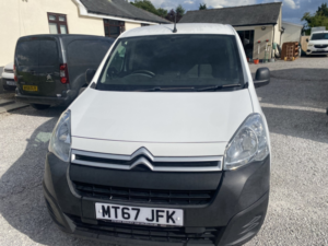 2017 Citroen Berlingo 1.6 Bluehdi 625 Enterprise in White — image 3