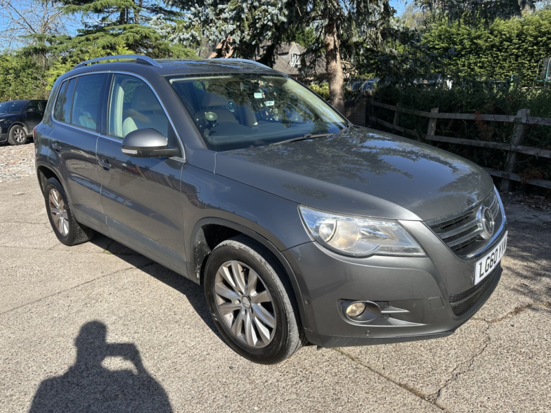 2010 Volkswagen Tiguan 2.0 Tdi Bluemotion Tech Match in Grey — image 1
