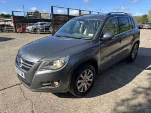 2010 Volkswagen Tiguan 2.0 Tdi Bluemotion Tech Match in Grey — image 3
