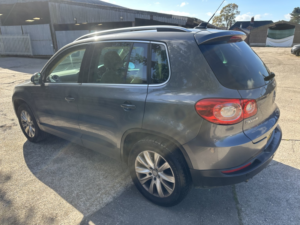 2010 Volkswagen Tiguan 2.0 Tdi Bluemotion Tech Match in Grey — image 4