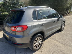 2010 Volkswagen Tiguan 2.0 Tdi Bluemotion Tech Match in Grey — image 6