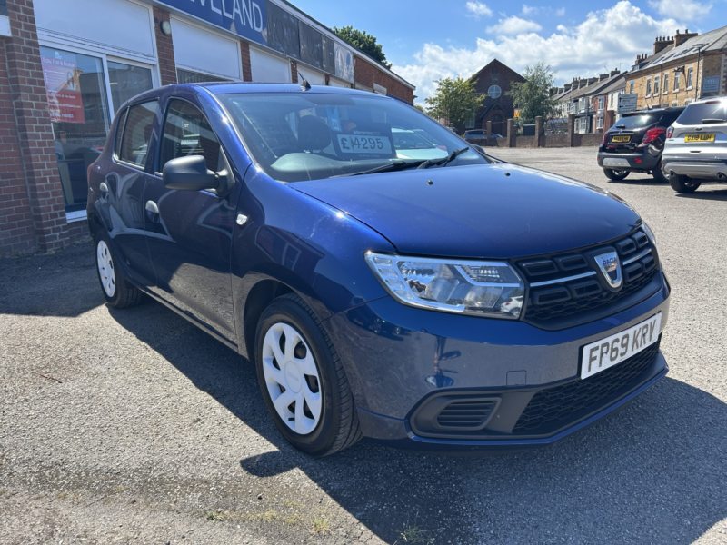 2019 Dacia Sandero 1.0 Sce Essential in Blue — image 1