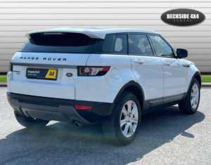 2013 Land Rover Range Rover Evoque 2.2 Range Rover Evoque Pure Tech Sd4 Auto 4WD 5dr in White — image 4
