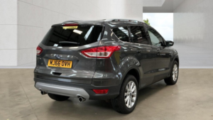 2016 Ford Kuga 2.0 Tdci Titanium SUV 5dr Diesel Manual 2WD Euro 6 (s/s) (150 Ps) in Grey — image 3