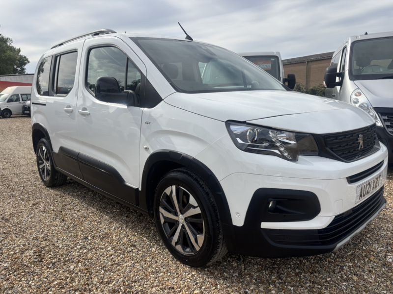2021 Peugeot Rifter 1.5 Bluehdi Gt in White — image 1