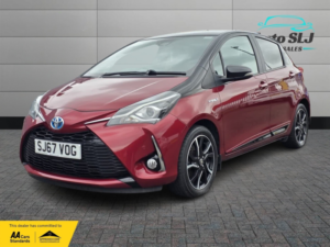 2017 Toyota Yaris 1.5 Vvt-H Blue Bi-Tone in Red — image 6