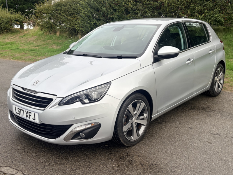 2017 Peugeot 308 1.2 Puretech Allure in Silver — image 1