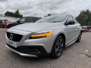 2018 Volvo V40 Cross Country 1.5 T3 Auto Euro 6 (s/s) 5dr in Silver — image 2