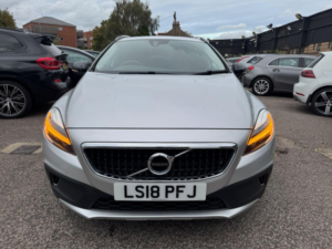 2018 Volvo V40 Cross Country 1.5 T3 Auto Euro 6 (s/s) 5dr in Silver — image 3