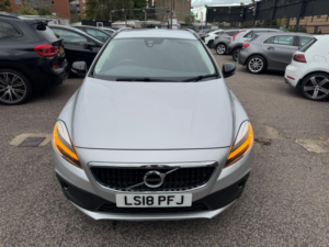 2018 Volvo V40 Cross Country 1.5 T3 Auto Euro 6 (s/s) 5dr in Silver — image 5