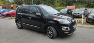 2015 Citroen C3 Picasso 1.2 Puretech Platinum in Black — image 2