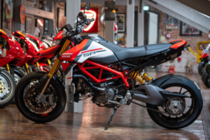 2023 Ducati Hypermotard 950 *1 Former Keeper - Sp Model* in Multicolour — image 3