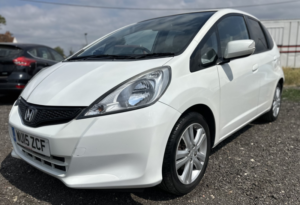 2015 Honda Jazz 1.4 I-Vtec Es Plus in White — image 4