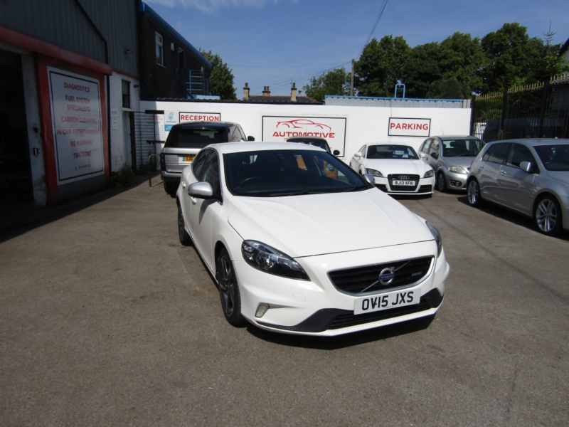 2015 Volvo V40 1.6 R-Design T2 (120hp) in White — image 1
