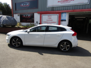 2015 Volvo V40 1.6 R-Design T2 (120hp) in White — image 5
