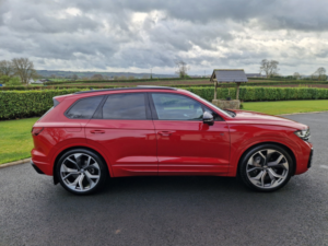 2023 Volkswagen Touareg 3.0 Tdi V6 Black Edition SUV 5dr Diesel Tiptronic 4motion Euro 6 (s/s) (286 Ps) in Red — image 2