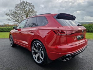 2023 Volkswagen Touareg 3.0 Tdi V6 Black Edition SUV 5dr Diesel Tiptronic 4motion Euro 6 (s/s) (286 Ps) in Red — image 3