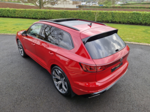 2023 Volkswagen Touareg 3.0 Tdi V6 Black Edition SUV 5dr Diesel Tiptronic 4motion Euro 6 (s/s) (286 Ps) in Red — image 5