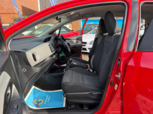 2017 Toyota Yaris 1.33 Dual Vvt-I Icon Euro 6 5dr in Red — image 4