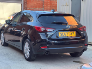 2017 Mazda Mazda3 2.0 Skyactiv-G Se-L Nav Euro 6 (s/s) 5dr in Black — image 3