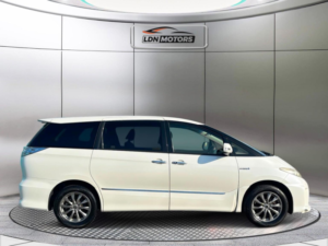 2012 Toyota Estima 2.4 Hybrid Auto Premium Edition in White — image 5