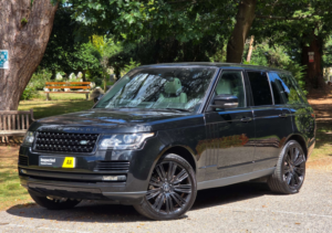 2015 Land Rover Range Rover 3.0 Range Rover Vogue Tdv6 Auto 4WD 5dr in Black — image 2