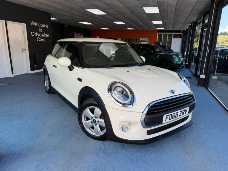 2019 MINI Hatch 1.5 One Classic Euro 6 (s/s) 3dr in White — image 1