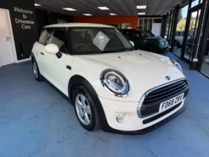 2019 MINI Hatch 1.5 One Classic Euro 6 (s/s) 3dr in White — image 3
