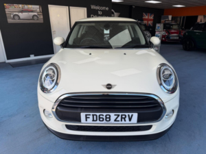 2019 MINI Hatch 1.5 One Classic Euro 6 (s/s) 3dr in White — image 4