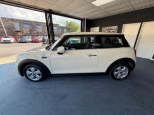 2019 MINI Hatch 1.5 One Classic Euro 6 (s/s) 3dr in White — image 6