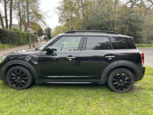 2018 MINI Countryman 2.0 Cooper D Countryman in Black — image 5