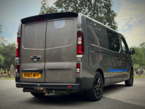 2017 Renault Trafic 1.6 Crew Van Ll29 Energy Dci 125 Sport Nav Euro 6 in Grey — image 5