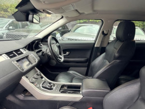 2017 Land Rover Range Rover Evoque Td4 Se Tech in White — image 3