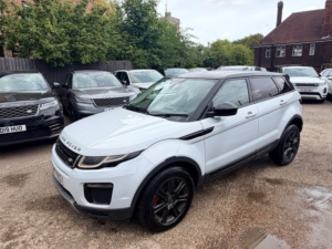 2017 Land Rover Range Rover Evoque Td4 Se Tech in White — image 6
