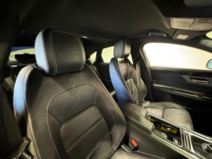 2018 Jaguar Xf 2.0i R-Sport Auto AWD Euro 6 (s/s) 4dr in Blue — image 4