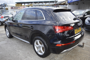 2019 Audi Q5 2.0 Tdi 40 Sport in Black — image 4