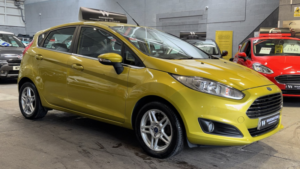 2013 Ford Fiesta 1.0 T Ecoboost Zetec Yellow 5dr 1 Owner+rare Colour+low Tax+10 Stamps in Yellow — image 4