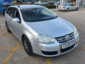 2008 Volkswagen Golf 1.9 Tdi Bluemotion Euro 4 5dr in Silver — image 5