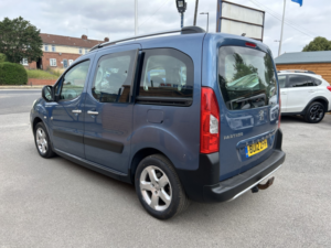 2012 Peugeot Partner Tepee 1.6 Hdi 8v Tepee Outdoor in Blue — image 3
