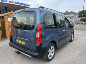 2012 Peugeot Partner Tepee 1.6 Hdi 8v Tepee Outdoor in Blue — image 4