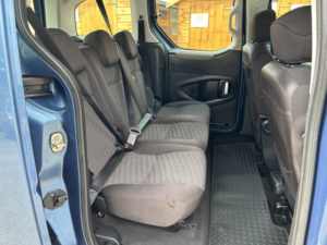 2012 Peugeot Partner Tepee 1.6 Hdi 8v Tepee Outdoor in Blue — image 6