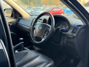 2011 Hyundai Santa Fe 2.2 Crdi Premium 4WD Euro 5 5dr (7 Seat) in Black — image 2