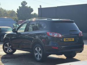 2011 Hyundai Santa Fe 2.2 Crdi Premium 4WD Euro 5 5dr (7 Seat) in Black — image 3