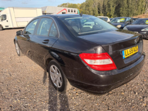 2009 Mercedes-Benz C Class 1.6 C180k Blueefficiency Se Euro 4 4dr in Black — image 5