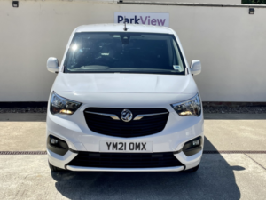 2021 Vauxhall Combo 1.5 Turbo D 2000 Sportive in White — image 2