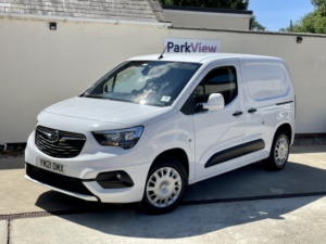 2021 Vauxhall Combo 1.5 Turbo D 2000 Sportive in White — image 3