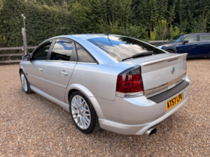 2008 Vauxhall Vectra 1.8 Vvt Sri 5dr in Silver — image 5
