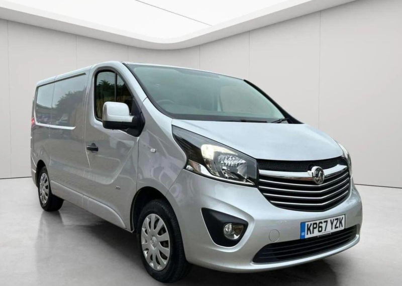 2017 Vauxhall Vivaro 1.6 Cdti 2700 Sportive L1 H1 Euro 6 5dr in Silver — image 1