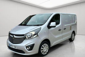 2017 Vauxhall Vivaro 1.6 Cdti 2700 Sportive L1 H1 Euro 6 5dr in Silver — image 3